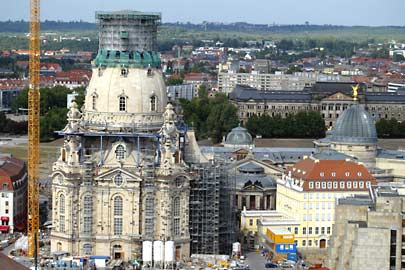 Die Frauenkirche Dresden fast ohne Gerüst. Quelle: ddp